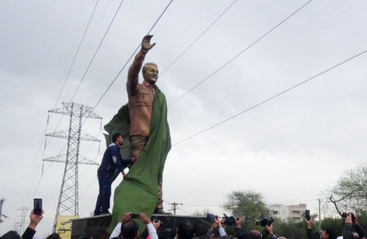 تولید هر گونه اثر هنری با موضوع سپهبد شهید حاج قاسم سلیمانی نیازمند اخذ مجوز است