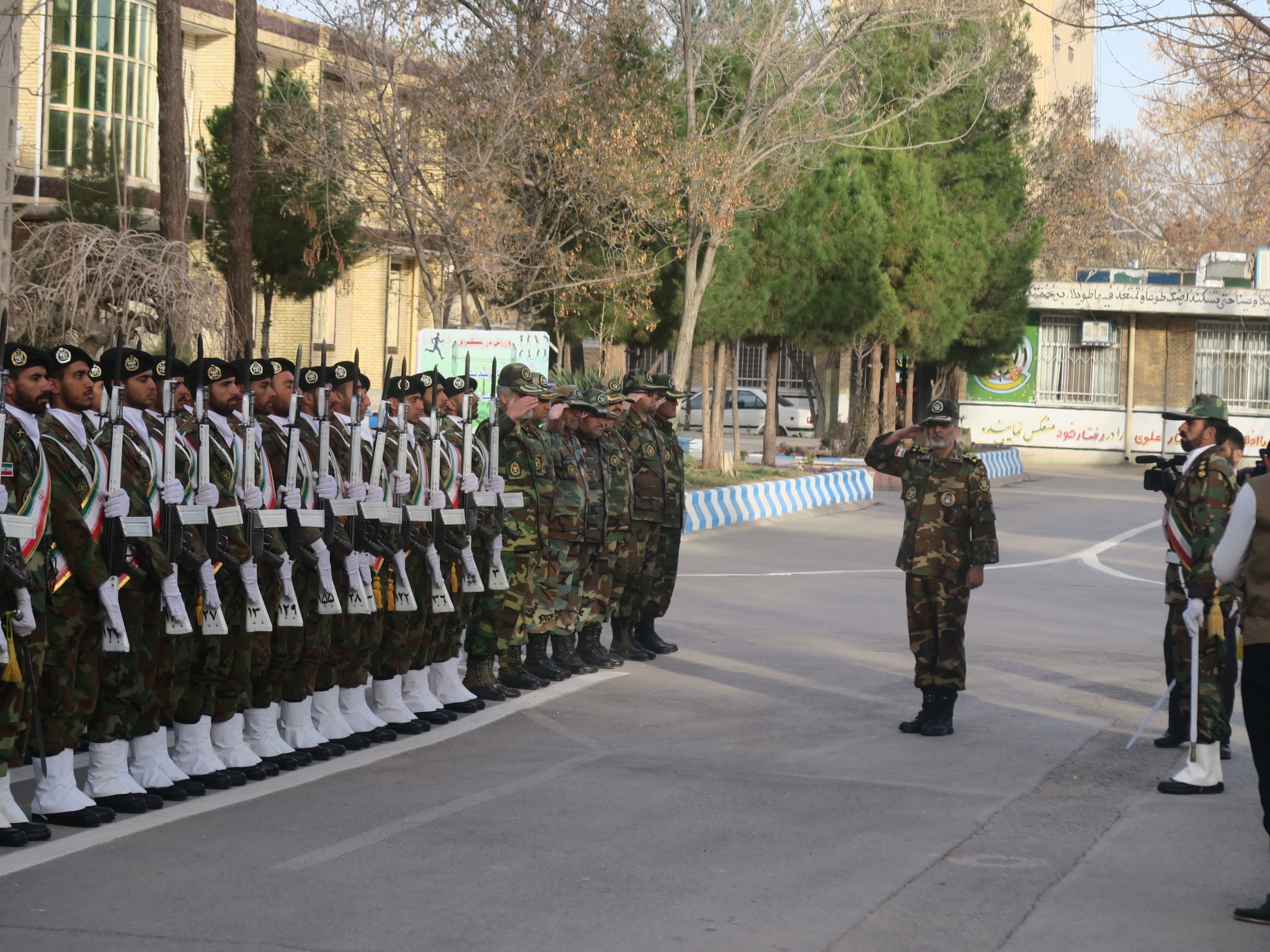  امیر سرلشکر موسوی از پایگاه هوانیروز کرمان بازدید کرد 