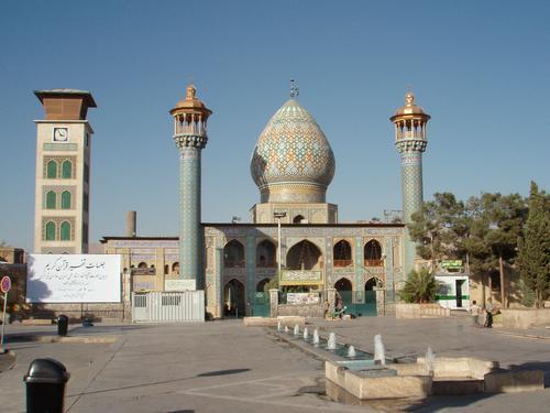 انجام اقدامات پیشگیرانه از کرونا در حرم حضرت «سید علاءالدین (ع)» شیراز