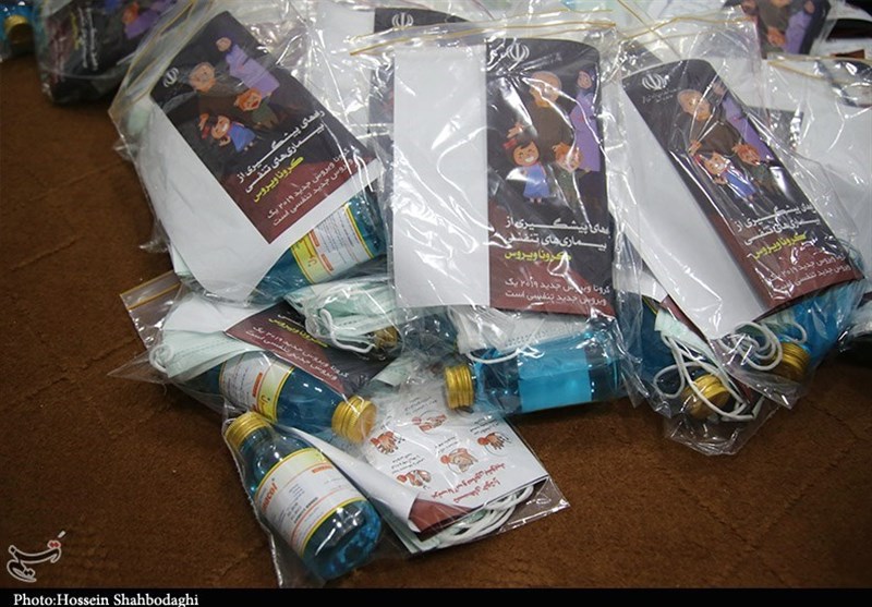 توزیع بسته های بهداشتی بین مددجویان کمیته امداد گلستان  