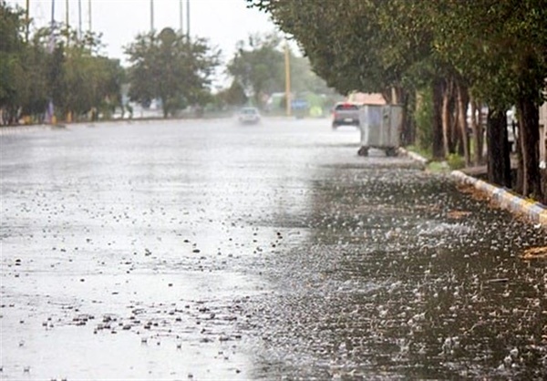 وقوع رگبار و رعد و برق در  خراسان جنوبی/احتمال آبگرفتگی معابر 