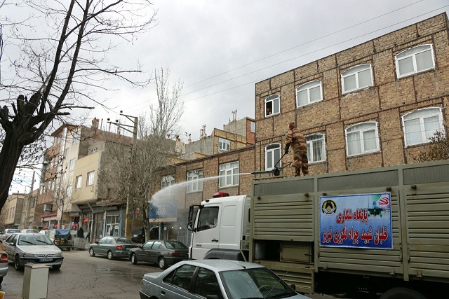 غربالگری ساکنان و ضد عفونی مناطق محروم تبریز انجام شد