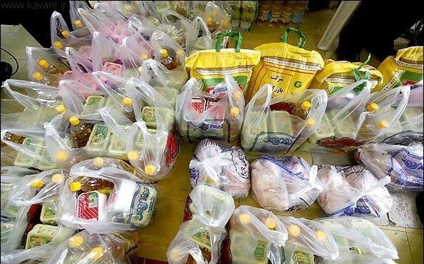 اهدای ۲۰۰ بسته سبد کالا به نیازمندان تاکستان