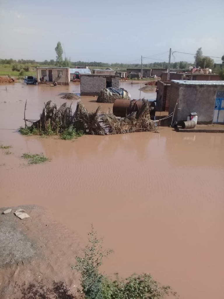 امدادرسانی به ۸۵ نفر گرفتار سیلاب در خوسف  