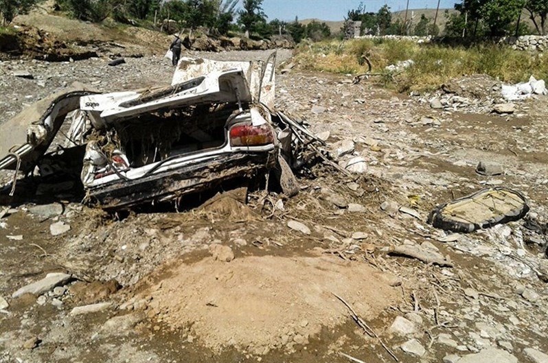 جاری شدن سیل در رودخانه اردهال و نگرانی از تکرار حوادث تلخ گذشته