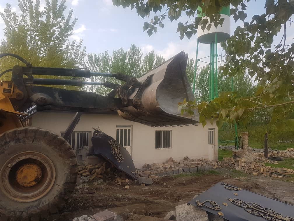 تخریب ۲۰ قطعه باغ شهری غیر مجاز در شهرستان جهرم  