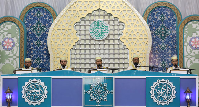 برگزاری ختم قرآن روزانه در ماه مبارک رمضان در صحن مقدس عسکری+ عکس