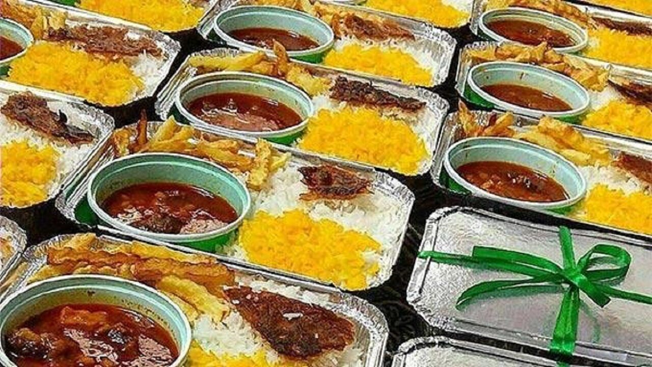 طبخ و توزیع ۳ هزار وعده غذای گرم توسط کانون های مساجد گچساران