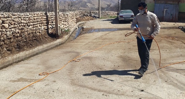 ادامه عملیات ضدعفونی معابر روستای چمن بید توسط کانون عاشورائیان  