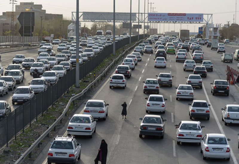  تشدید برخورد با حرکات نمایشی خودرو ها  در بلوار خلیج فارس زاهدان