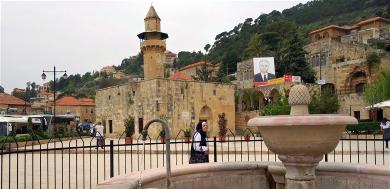  نماز جماعت در مساجد لبنان اقامه می شود