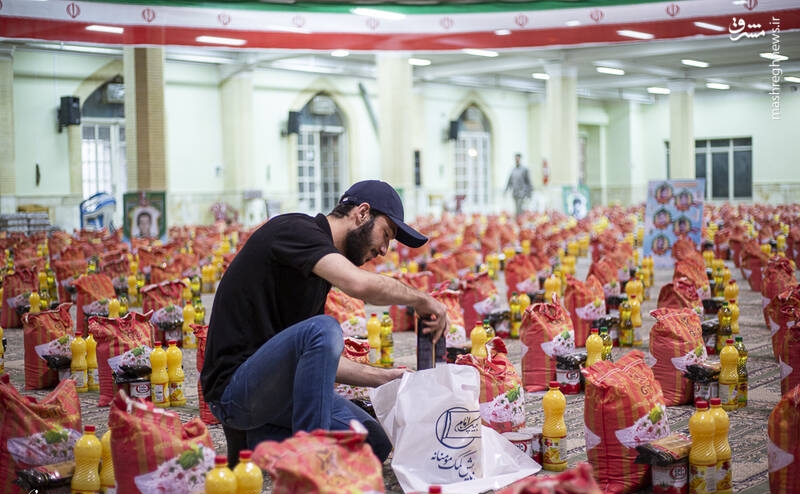 ۱۶۰ بسته معیشتی توسط کانون «روح الامین» بین نیازمندان توزیع شد