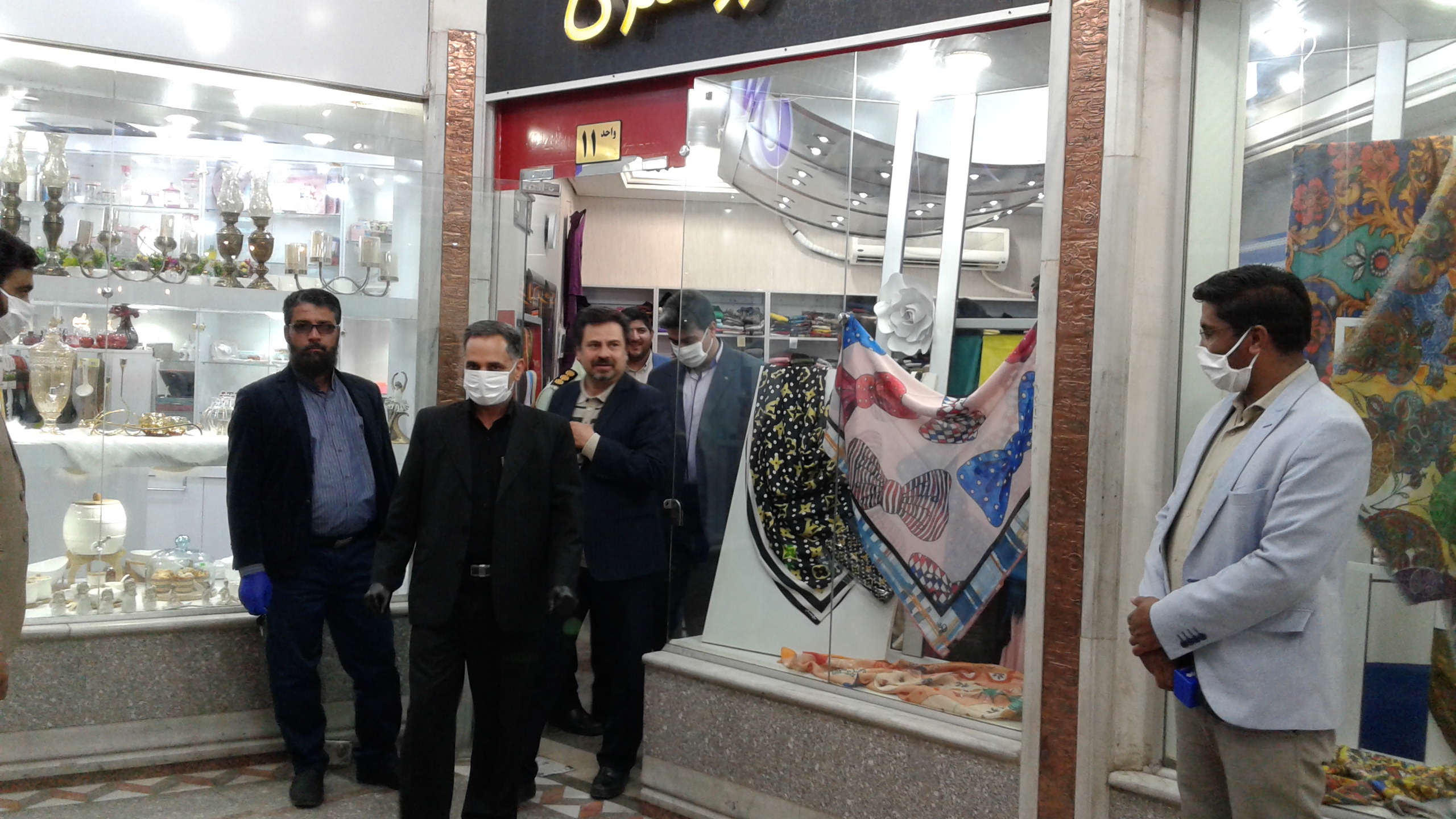 بازدید دادستان کرمان از صنوف مختلف به منظور بررسی رعایت فاصله گذاری اجتماعی+ تصاویر 