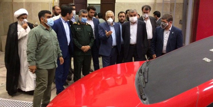 سردار حاجی‌زاده از پژوهشکده خودرو دانشگاه علم و صنعت بازدید کرد