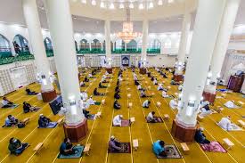 محدودیت تعداد نمازگزاران در مساجد مالزی برداشته شد 