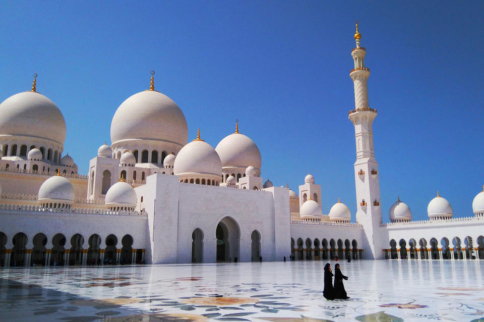 درهای مسجد «شیخ زاید» تا دو هفته دیگر به روی نمازگزاران باز می شود