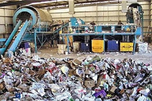  انتقال روزانه بیش از ۵۵۰۰ تن زباله به سایت دفع پسماند آرادکوه 