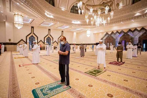 از اقامه نماز هزاران مسلمان هندی در مسجد «جامع دهلی» تا بازگشایی مساجد امارات با ۵۰ درصد ظرفیت