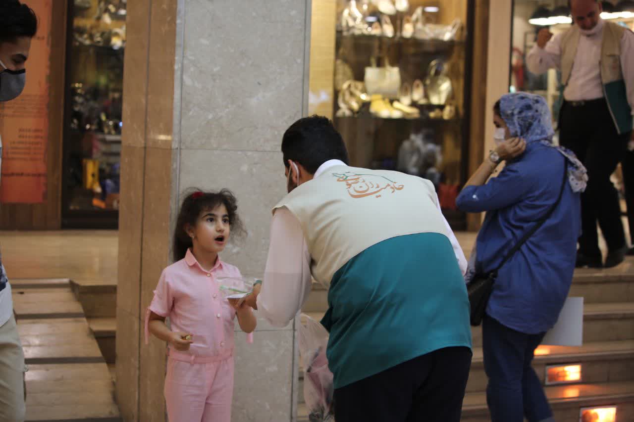 قدردانی از صبوری فرزندان مدافعان سلامت در بیرجند به مناسبت عید غدیر خم