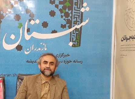 برپایی نمایشگاه «پوستر عاشورایی» در ایستگاه راه‌آهن ساری  