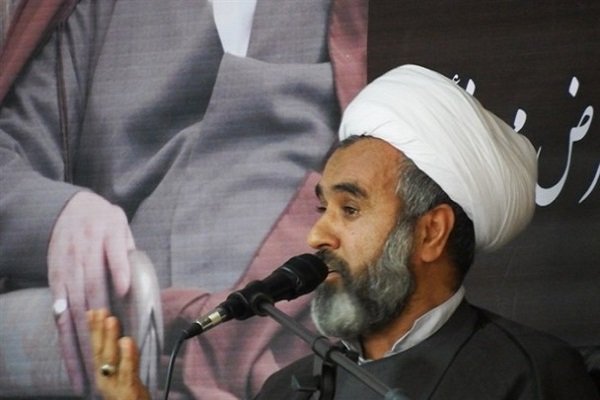 بی‌تفاوتی نسبت به حق و باطل خلاف سیره اهل بیت (ع) است