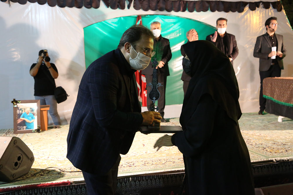 پیام مادر شهید مدافع حرم اصغر پاشاپور در مراسم مهر آیین در فرهنگسرای بهمن