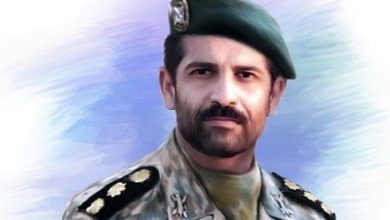 دیدار فرمانده ارشد ارتش در فارس با خانواده شهید مدافع حرم در جهرم  