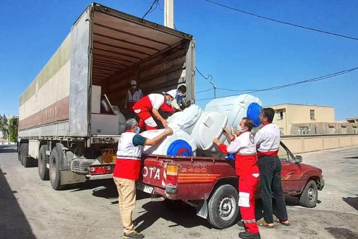 اعزام تیم های هلال احمر جهت اجرای طرح ملی نذر آب ۳ به روستاهای محروم سیستان و بلوچستان