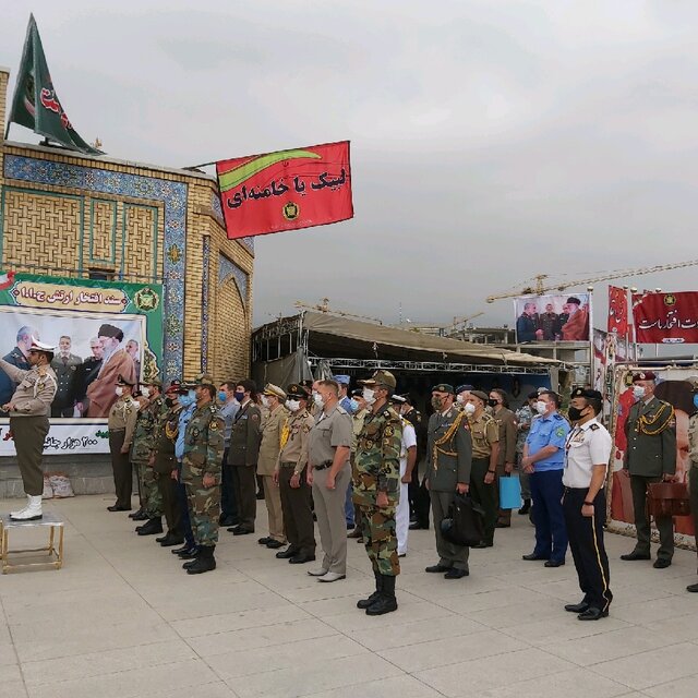  بازدید وابستگان نظامی کشورهای خارجی مستقر در ایران از نمایشگاه دفاع مقدس 