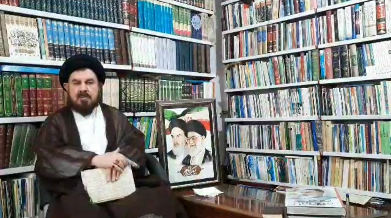 انقلاب اسلامی ایران  به برکت خون امام حسین(ع)و  قیام عاشورا برپا شد