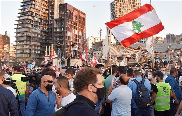 تظاهرات نمازگزاران بیروت در محکومیت اهانت به پیامبر اکرم (ص) 