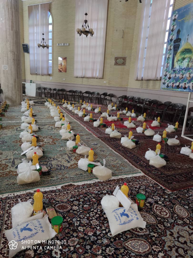 اهدای ۱۱۰ بسته غذایی به نیازمندان از سوی اعضای کانون مسجد قدس تبریز