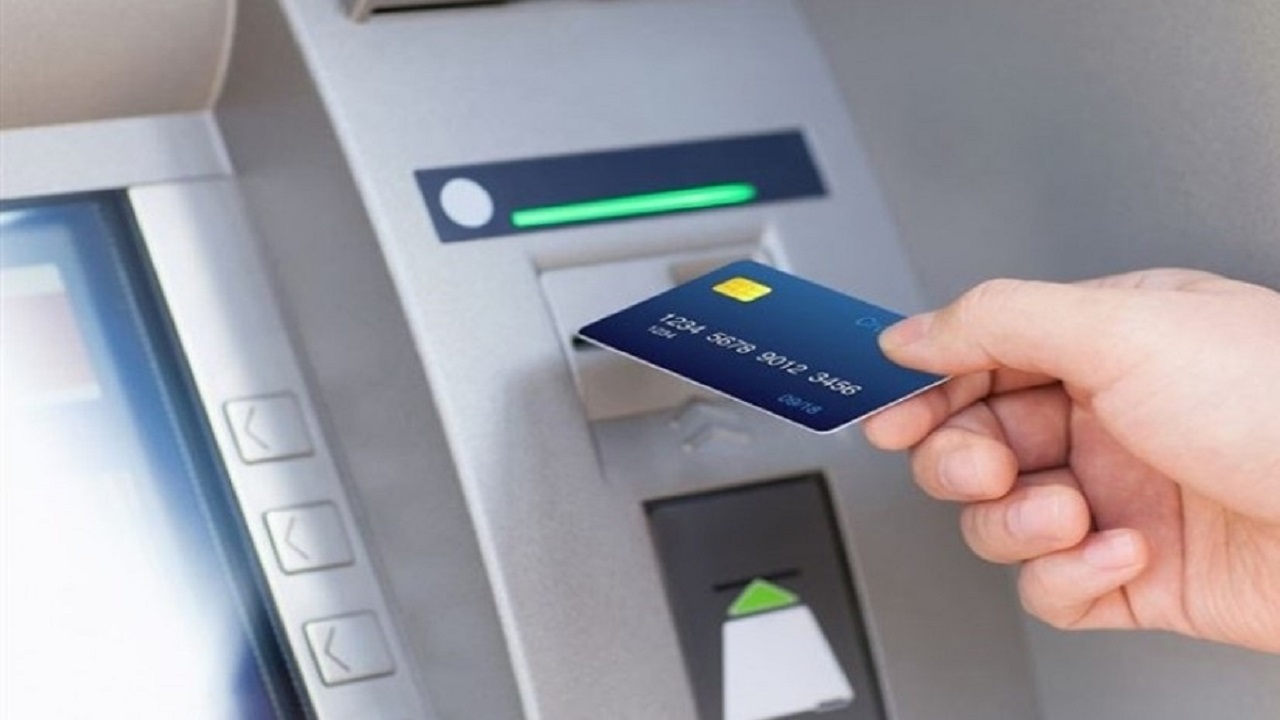 کاهش تعداد کارت‌های بانکی تراکنش‌دار در دومین ماه تابستان