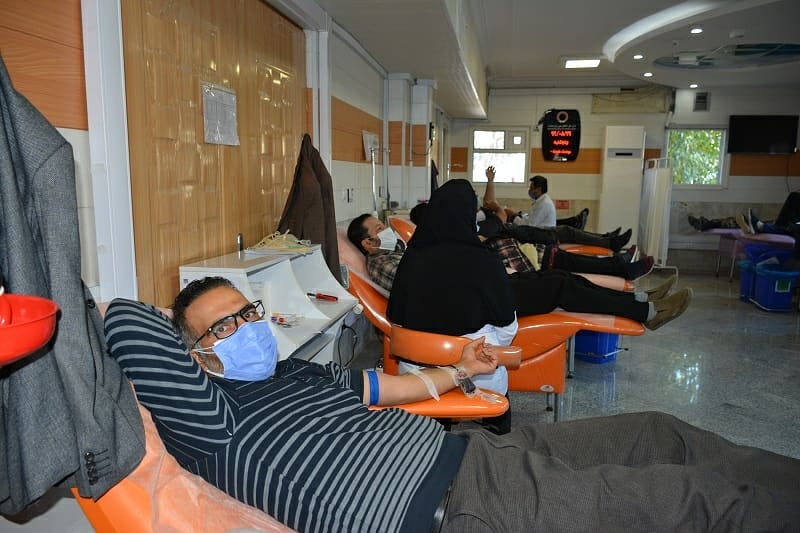 اهدای خون توسط کارکنان و کتابداران کتابخانه‌های عمومی  استان کرمانشاه 