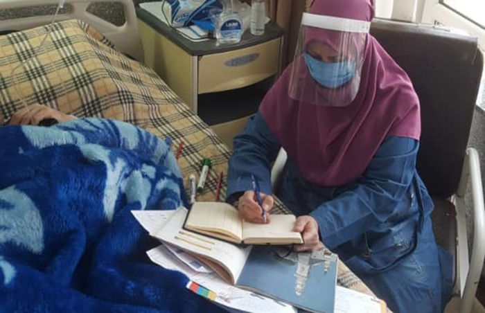تدریس معلم فداکار همدانی از بیمارستان بهشتی همدان