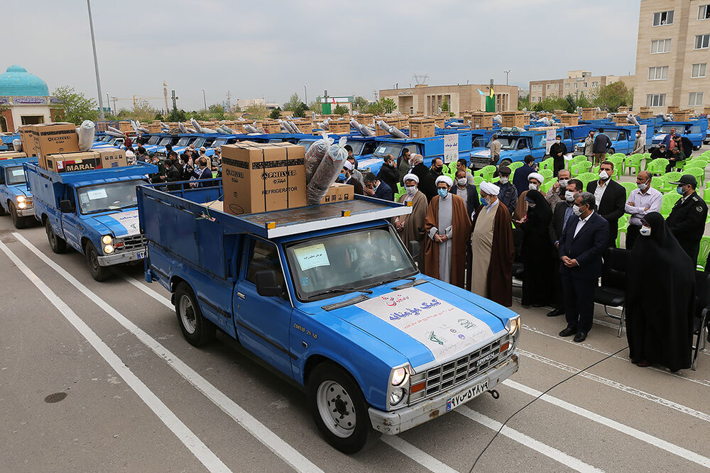 اهدای ۸ سری جهیزیه به زوج‌های نیازمند بهابادی  