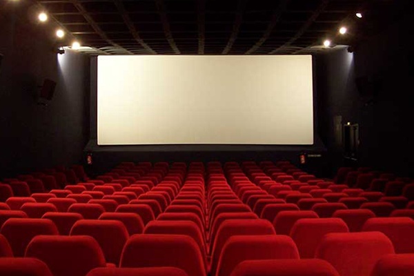  پرده هوشمند سینمای تیتکانلو نصب شد 