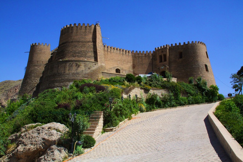 صدور سند قلعه فلک الافلاک لرستان