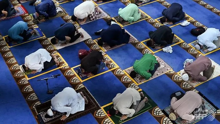 بازگشایی ۵ مسجد با حضور ۲۵۰ نمازگزار برای نماز جمعه از روز ۱۱ دسامبر 