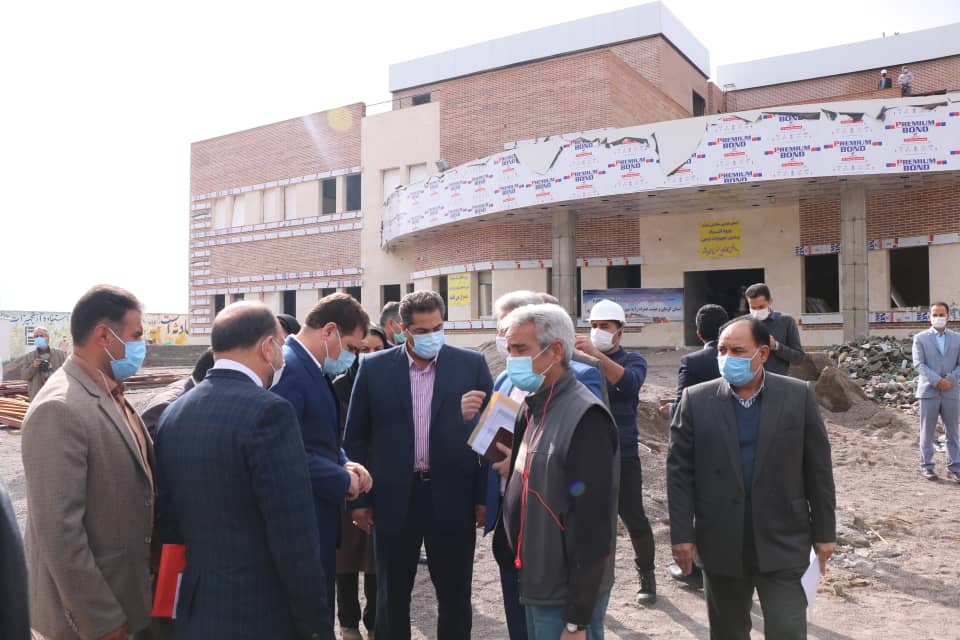 استاندار کرمان از پروژه های عمرانی انار بازدید کرد