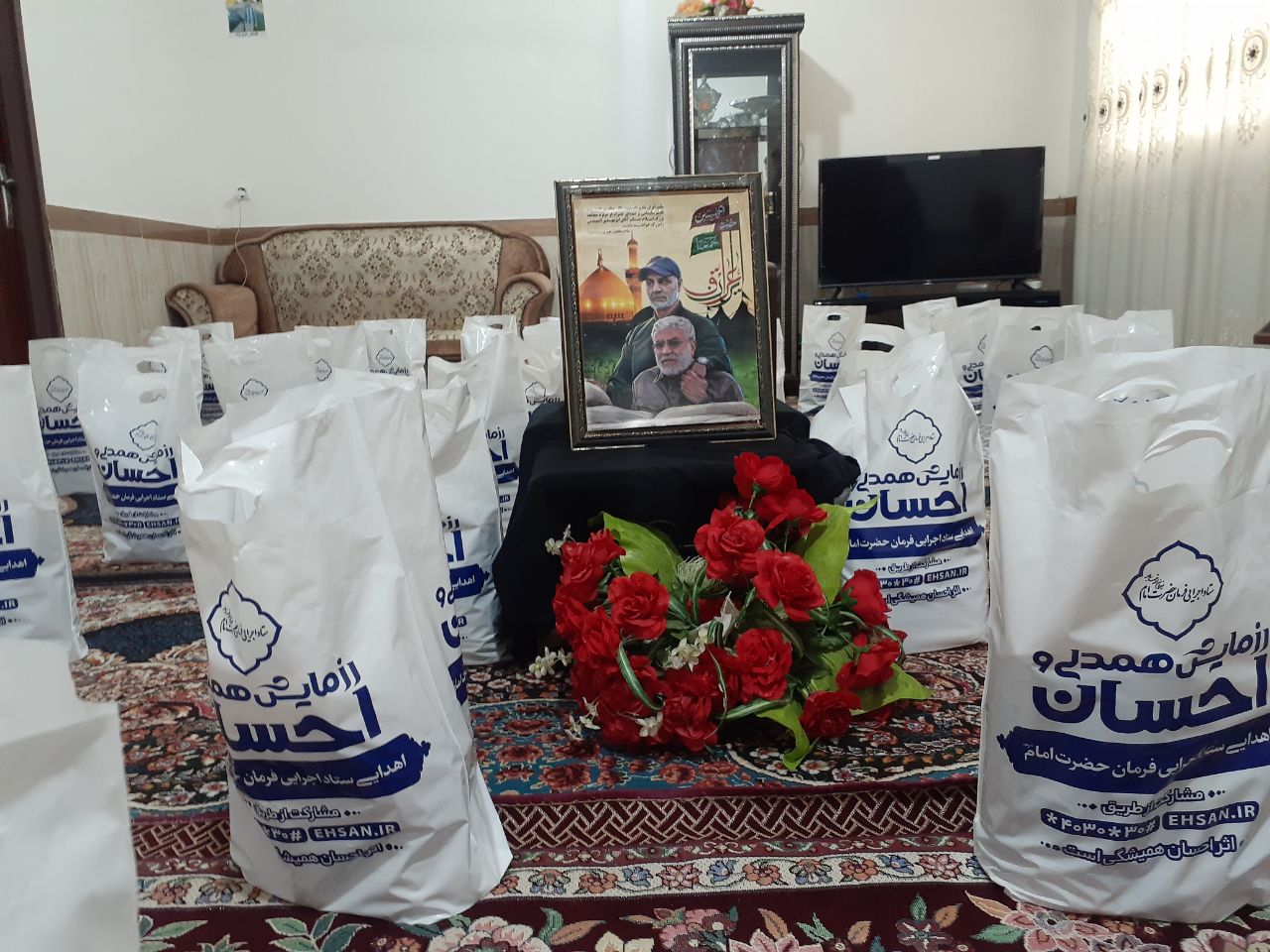 توزیع ۵۰ بسته کمک های مومنانه در طرح همدلی به همت کانون امام علی(ع) نکا