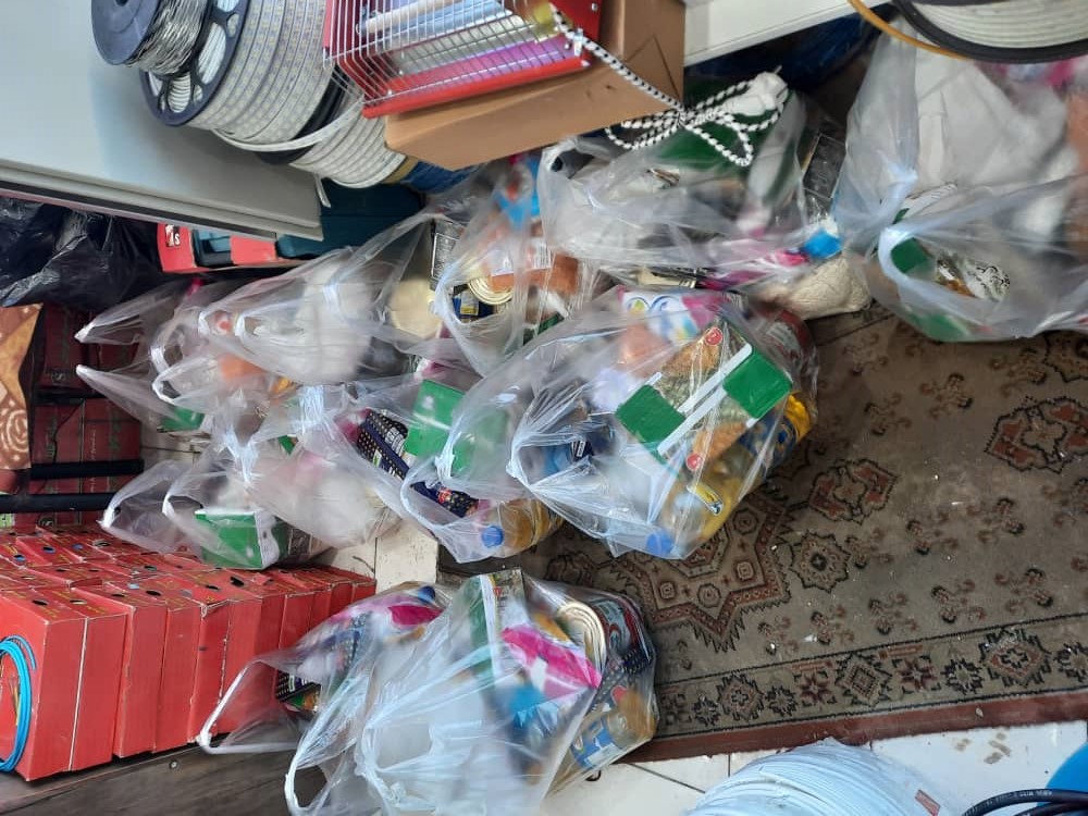 توزیع ۱۰ هزار بسته معیشتی میان دانش آموزان بی بضاعت شیراز در مبعث رسول اکرم (ص)  