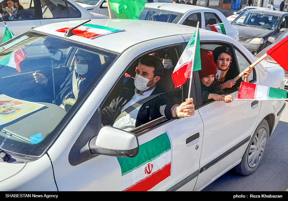 رژه موتوری و خودرویی ۲۲ بهمن در مرکز خراسان شمالی برگزار شد