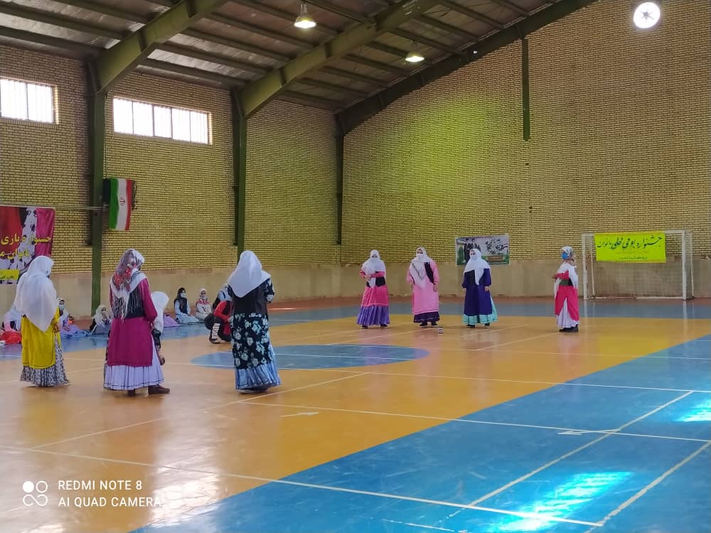 مسابقات بازی های بومی و محلی ویژه بانوان فعال مسجدی و بسیجی در کلور برگزار شد