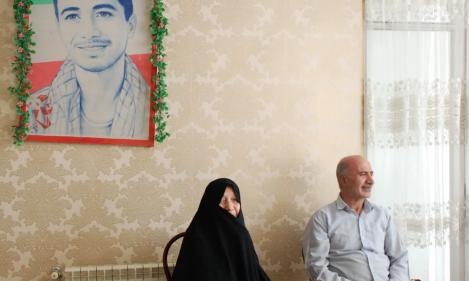 مدیر ستاد هماهنگی کانون های مساجد قزوین با خانواده شهید نعلبرها دیدار کرد