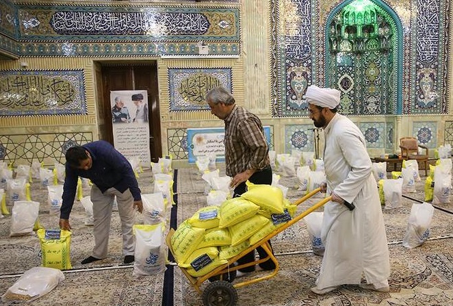 مشارکت طلاب و روحانیون جهادگر زنجانی در طرح همدلی مرکز نیکوکاری حضرت ولیعصر(عج) 