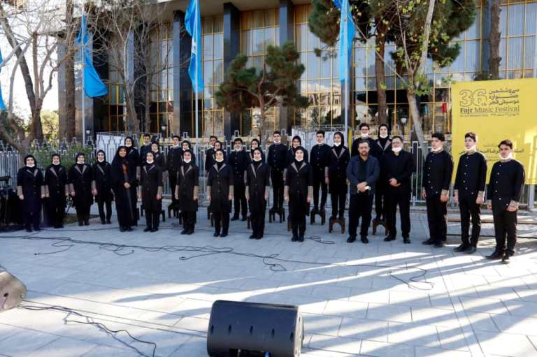 فرزندان ایران یار دبستانی را اجرا کردند