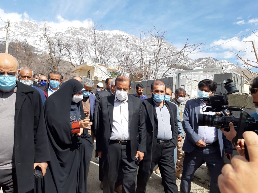 تصاویر سفر ۲۰ نماینده مجلس شورای اسلامی به شهر زلزله زده سی سخت