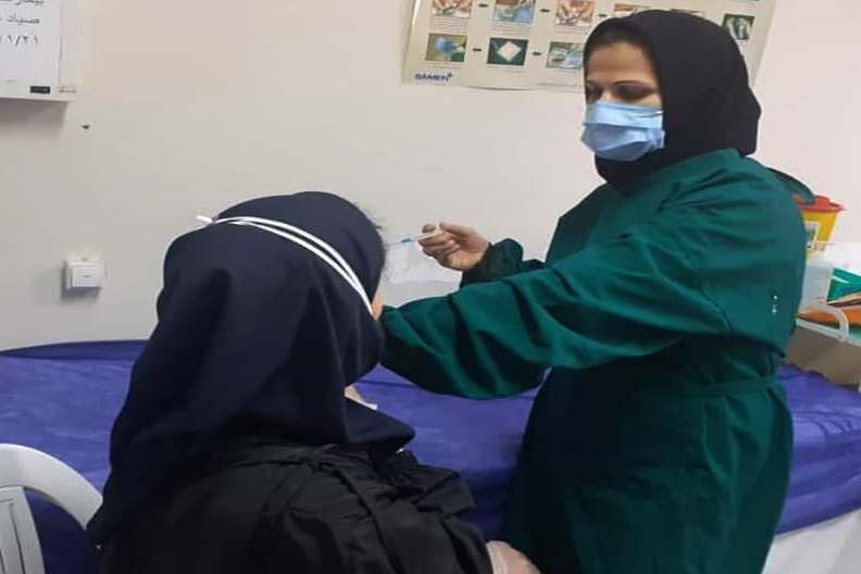 مرکز واکسیناسیون معلمان در سنندج افتتاح شد  