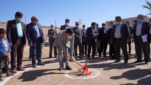 کلنگ زنی بوستان باغ بهشت در بافق 